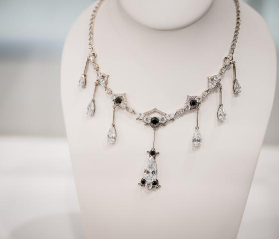 Decorate image - Necklace (Zak Brown)